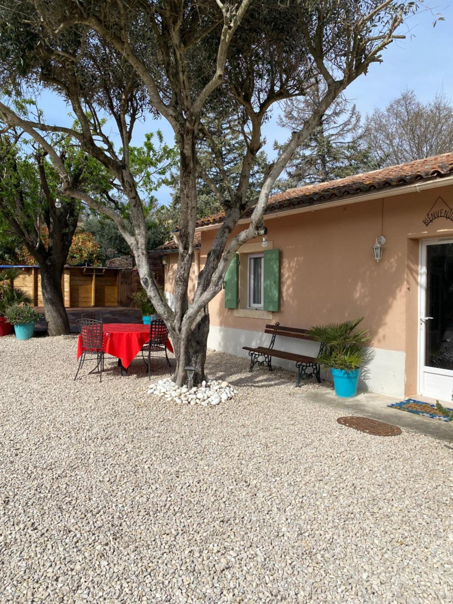 Gite 135 C Sarrians Extérieur photo