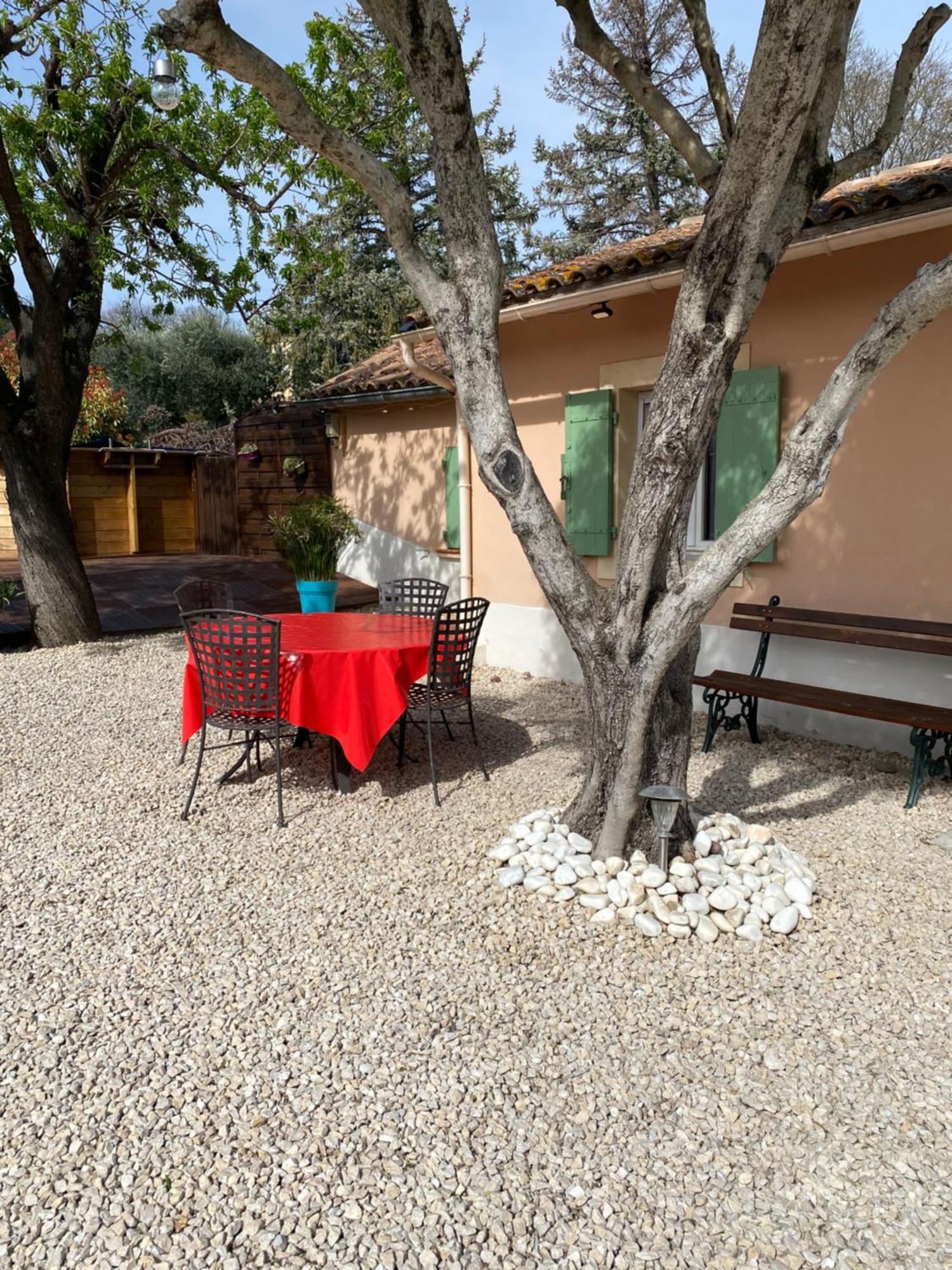 Gite 135 C Sarrians Extérieur photo